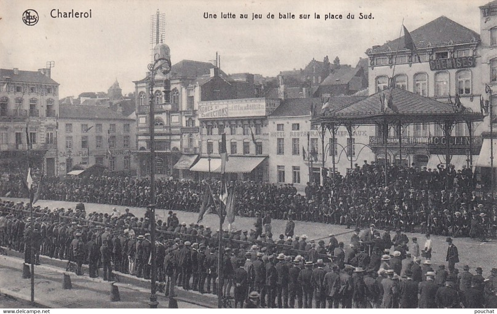 ZY 142- CHARLEROI - UNE LUTTE AU JEU DE BALLE SUR LA PLACE DU SUD - ANIMATION - Charleroi