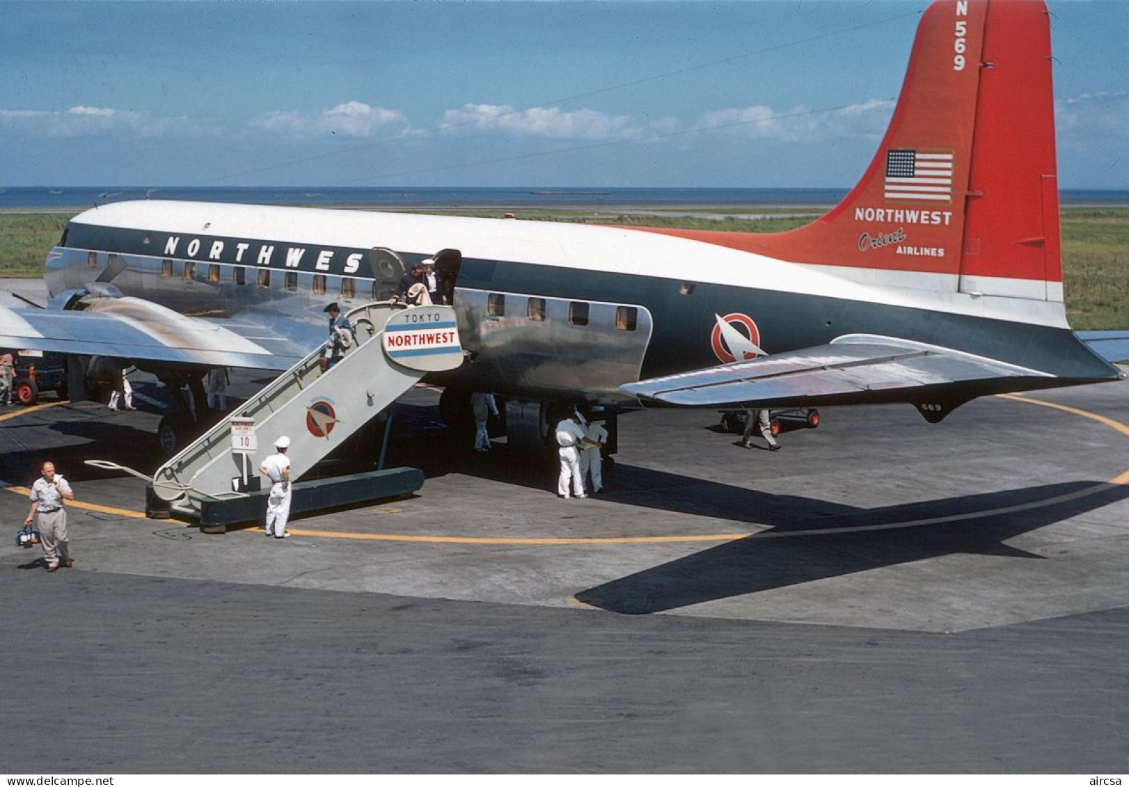 Aviation Postcard-WGA-1464 NORTHWEST ORIENT AIRLINES Douglas DC-6 - 1946-....: Moderne