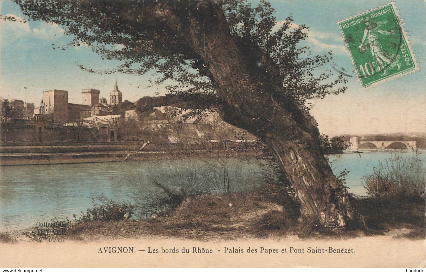 AVIGNON : LES BORDS DU RHONE - PALAIS DES PAPES ET PONT SAINT BENEZET - Avignon