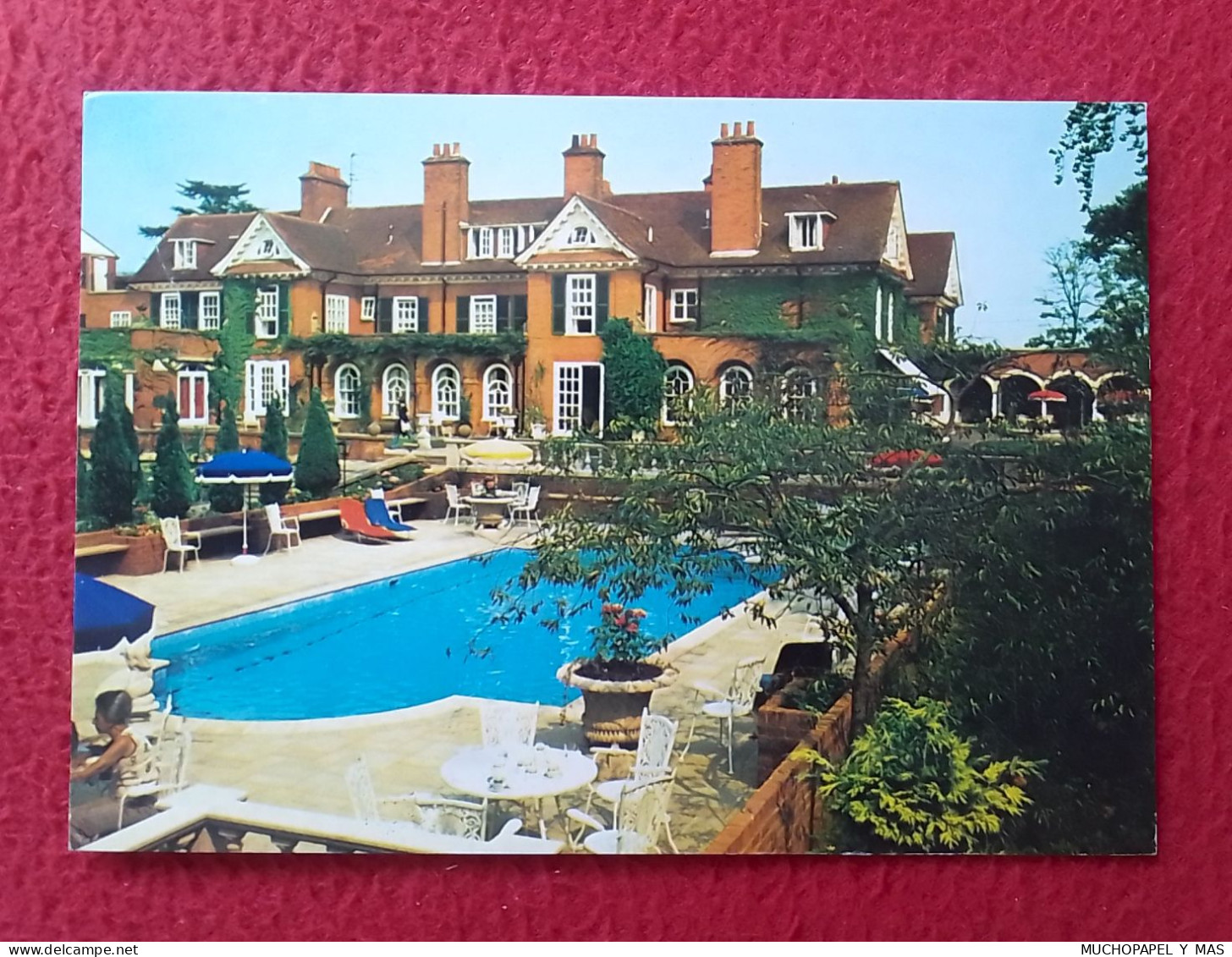 POSTAL POST CARD CHEWTON GLEN HOTEL NEW MILTON, HANTS EGON RONAYS GOLD PLATE AWARD HOTEL OF THE YEAR 1976 UK ENGLAND.... - Autres & Non Classés