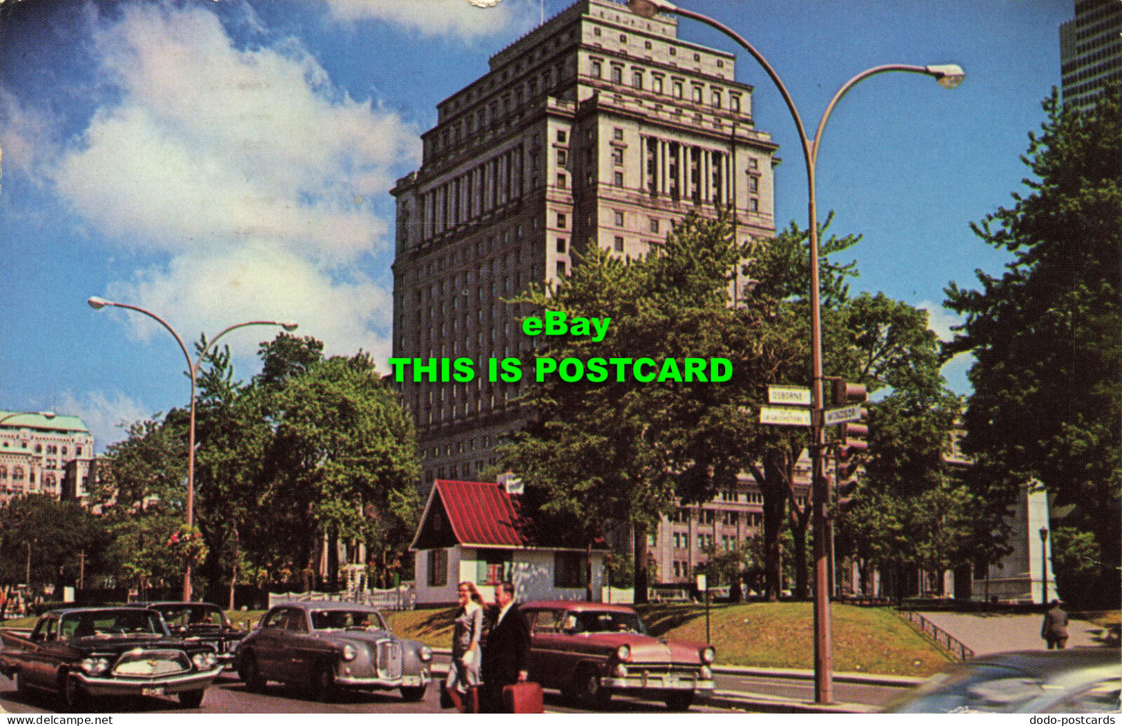 R578498 Montreal. Canada. The Sun Life Insurance Building. Dominion Square. Souv - Monde