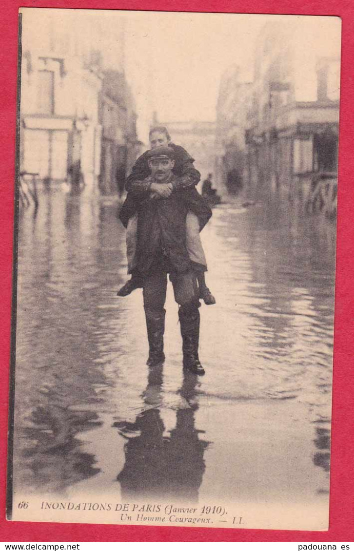 AE21 75 INNONDATIONS DE PARIS UN HOMME COURAGEUX  - SAUVETAGE - Paris Flood, 1910