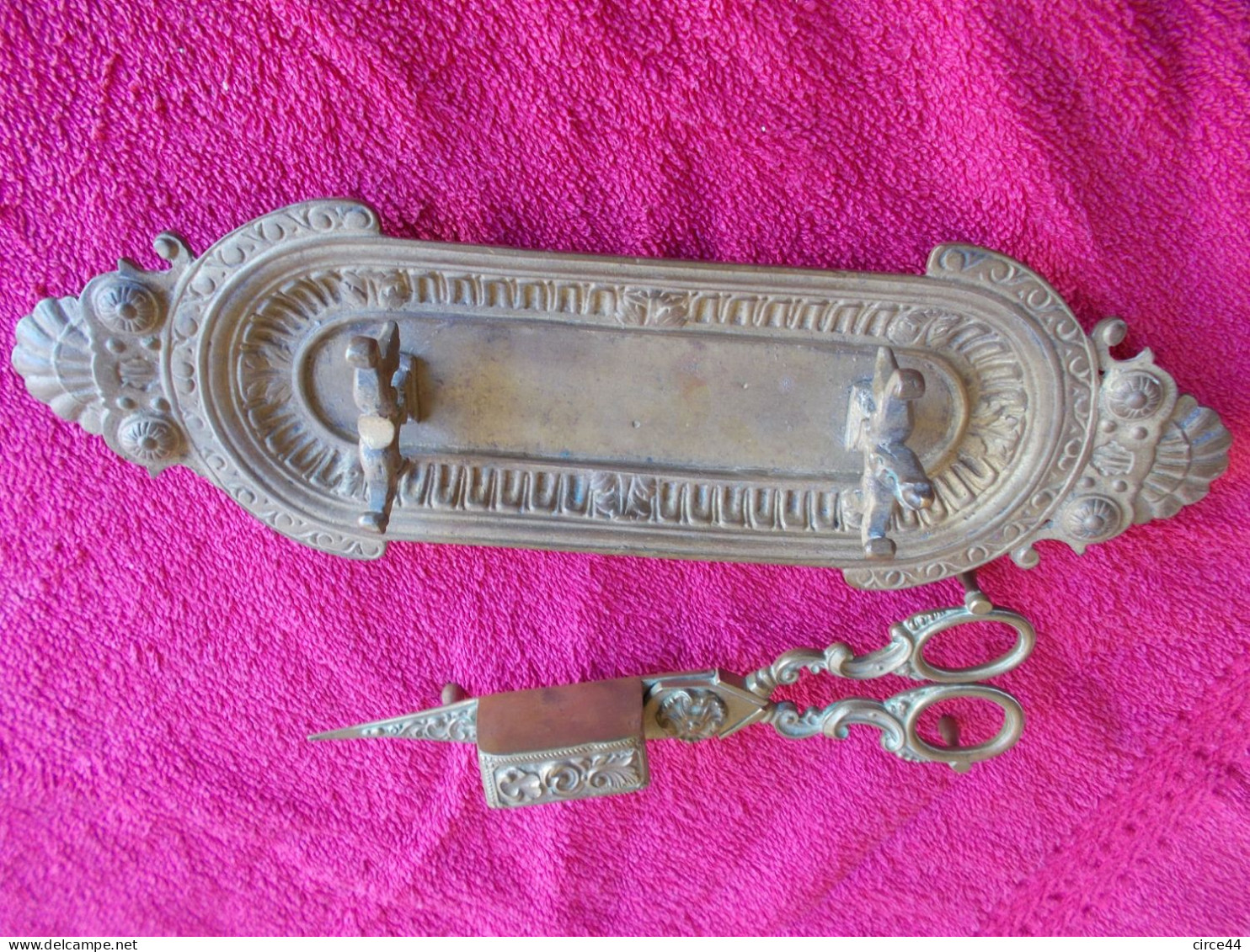 RARE MOUCHETTE AVEC SON PORTE MOUCHETTE.19ème SIECLE.CISEAUX POUR ETEINDRE LES CHANDELLES. - Outils Anciens