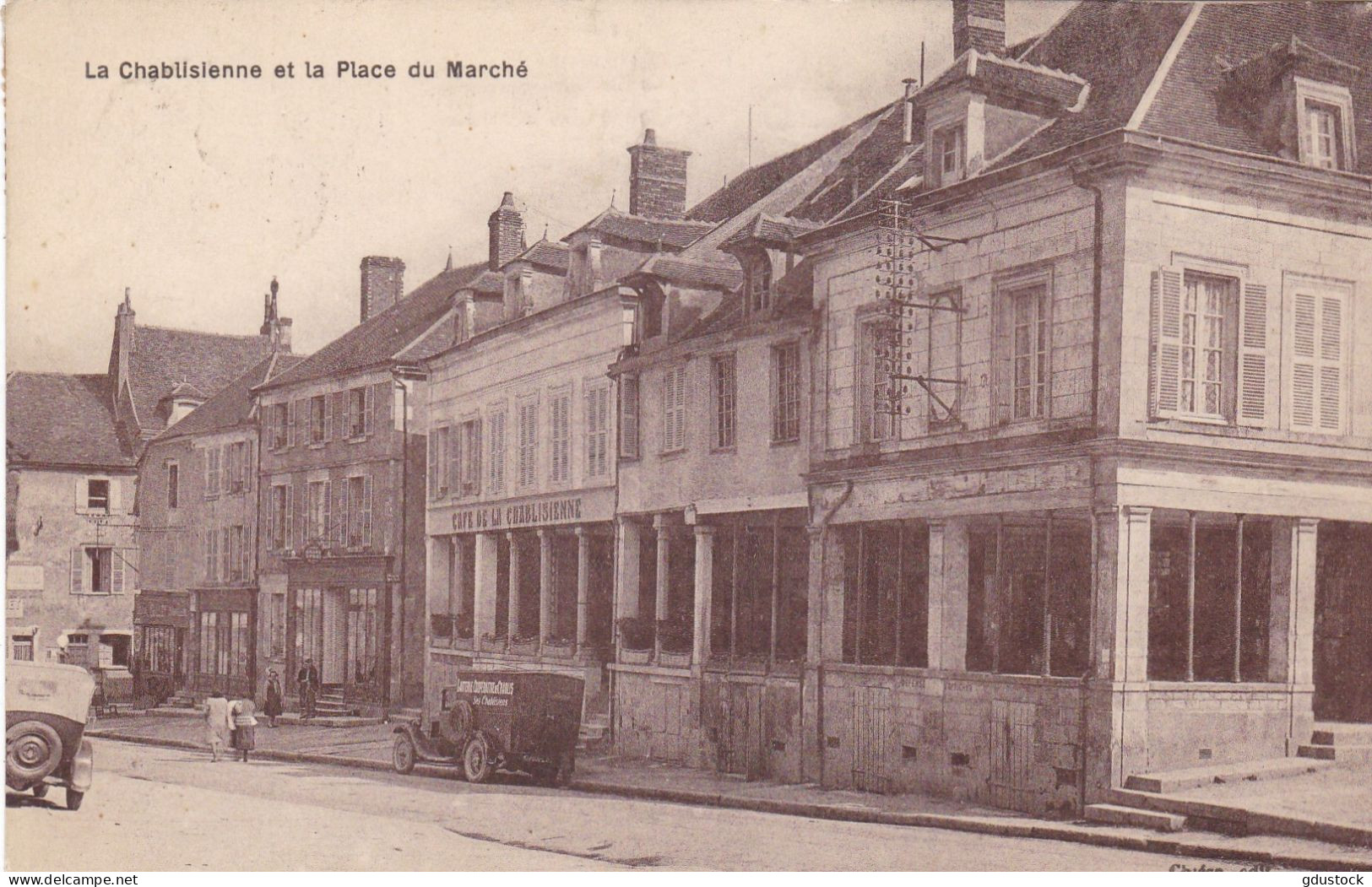 Yonne - La Chablisienne Et La Place Du Marché - Chablis