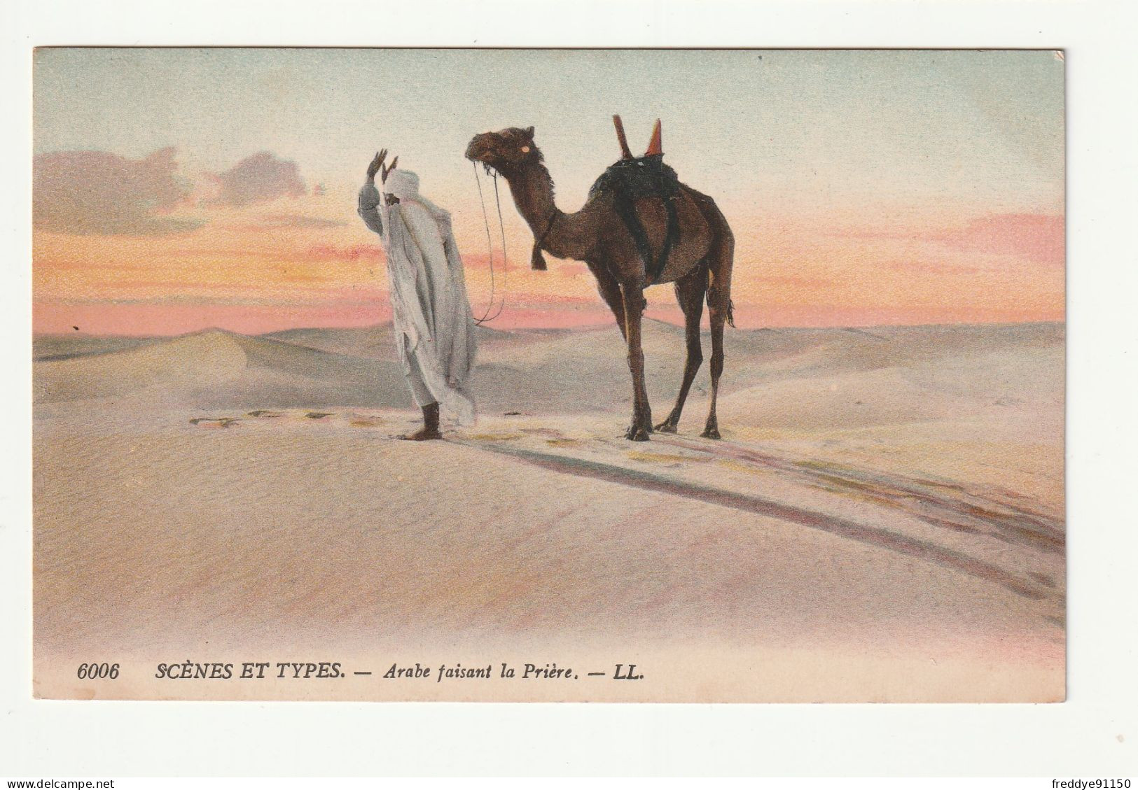 Algérie . Scènes Et Types . Arabe Faisant La Prière . 1914 - Escenas & Tipos