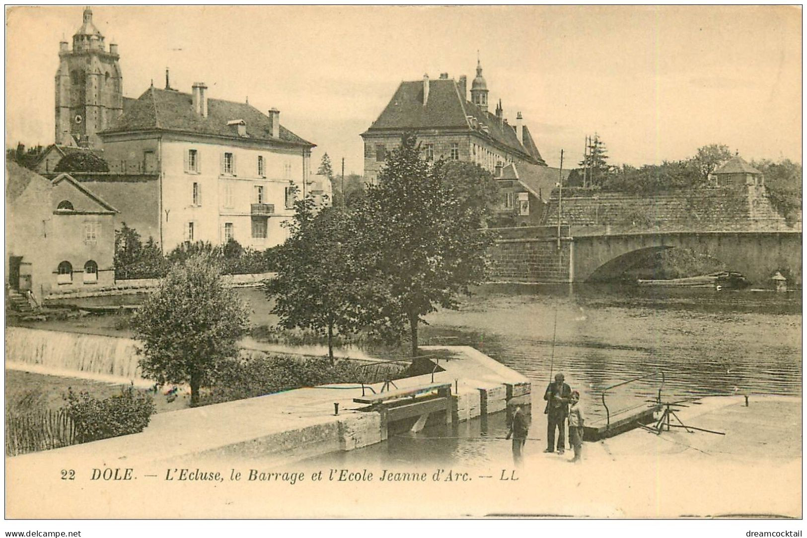 39 DOLE. Ecluse, Barrage Et Ecole Jeanne D'Arc. Pêcheurs à La Ligne - Dole