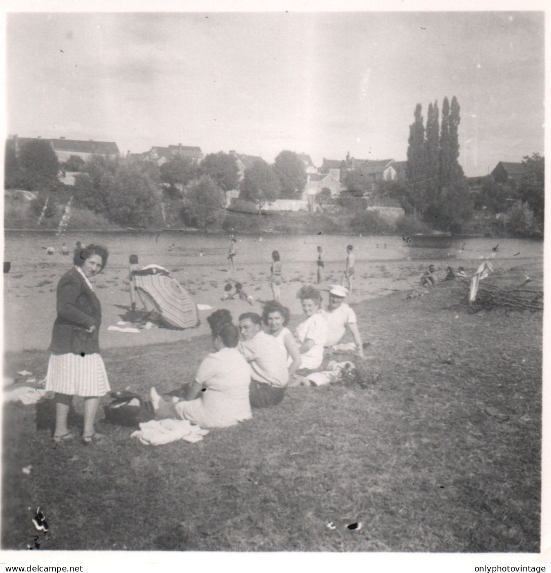 Francia 1946, Les Ormes, Spiaggia, L'ora Del Bagno, Foto, Vintage Photo - Plaatsen