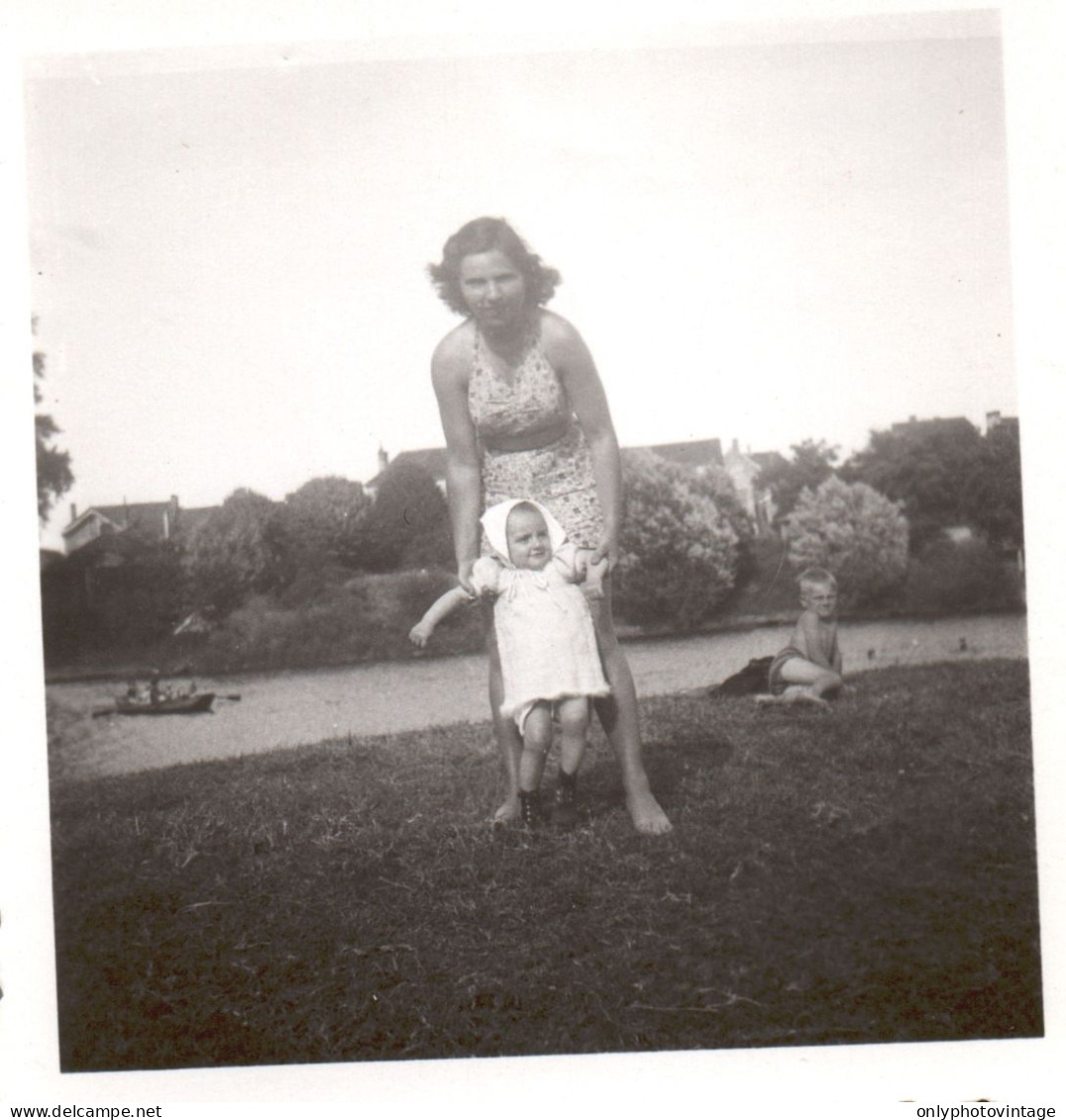 Francia 1946, Les Ormes, Ritratto In Riva Al Lago, Foto, Vintage Photo - Plaatsen