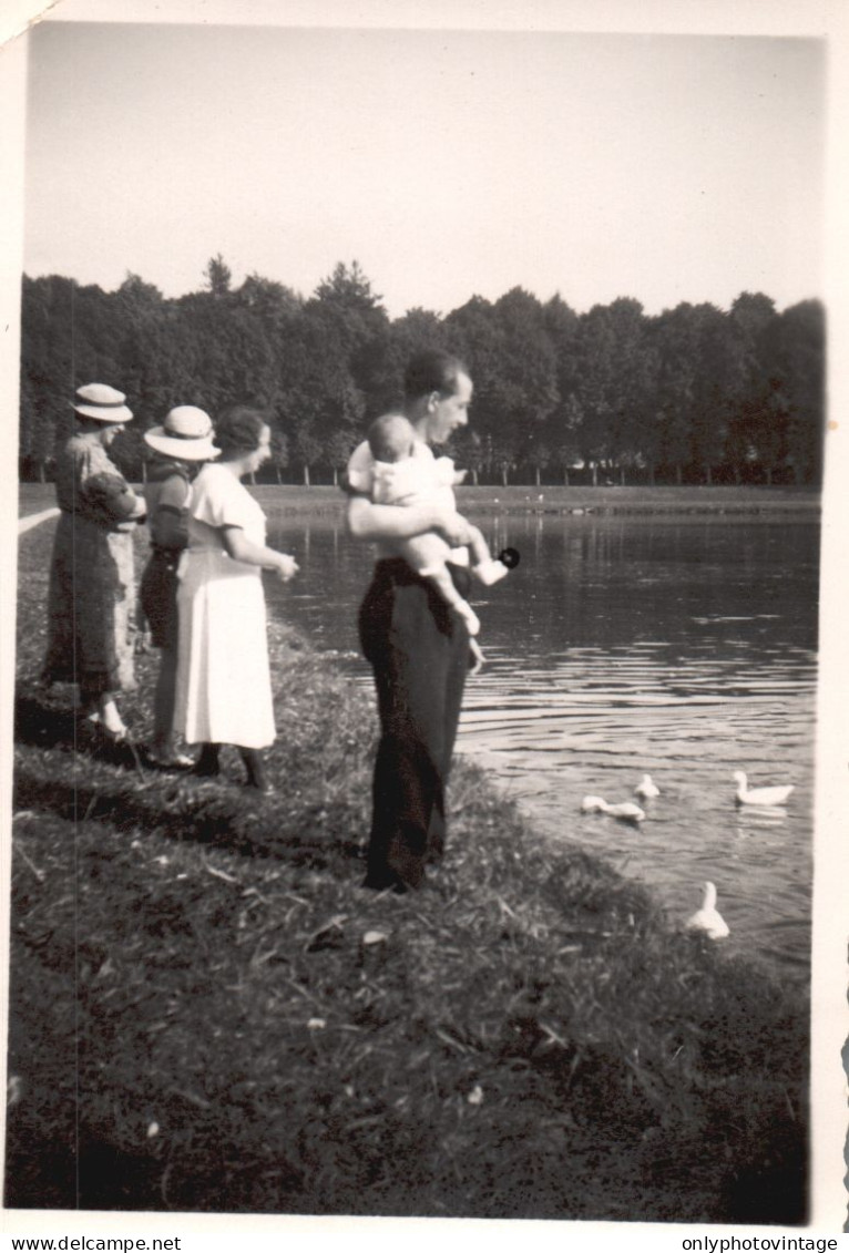 Francia 1937, Nella Riva Di Un Lago Da Identificare, Foto, Vintage Photo - Plaatsen