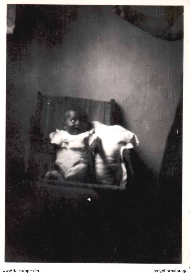 Francia 1937, Neonato Seduto Su Poltrona, Fotografia Epoca, Vintage Photo - Plaatsen