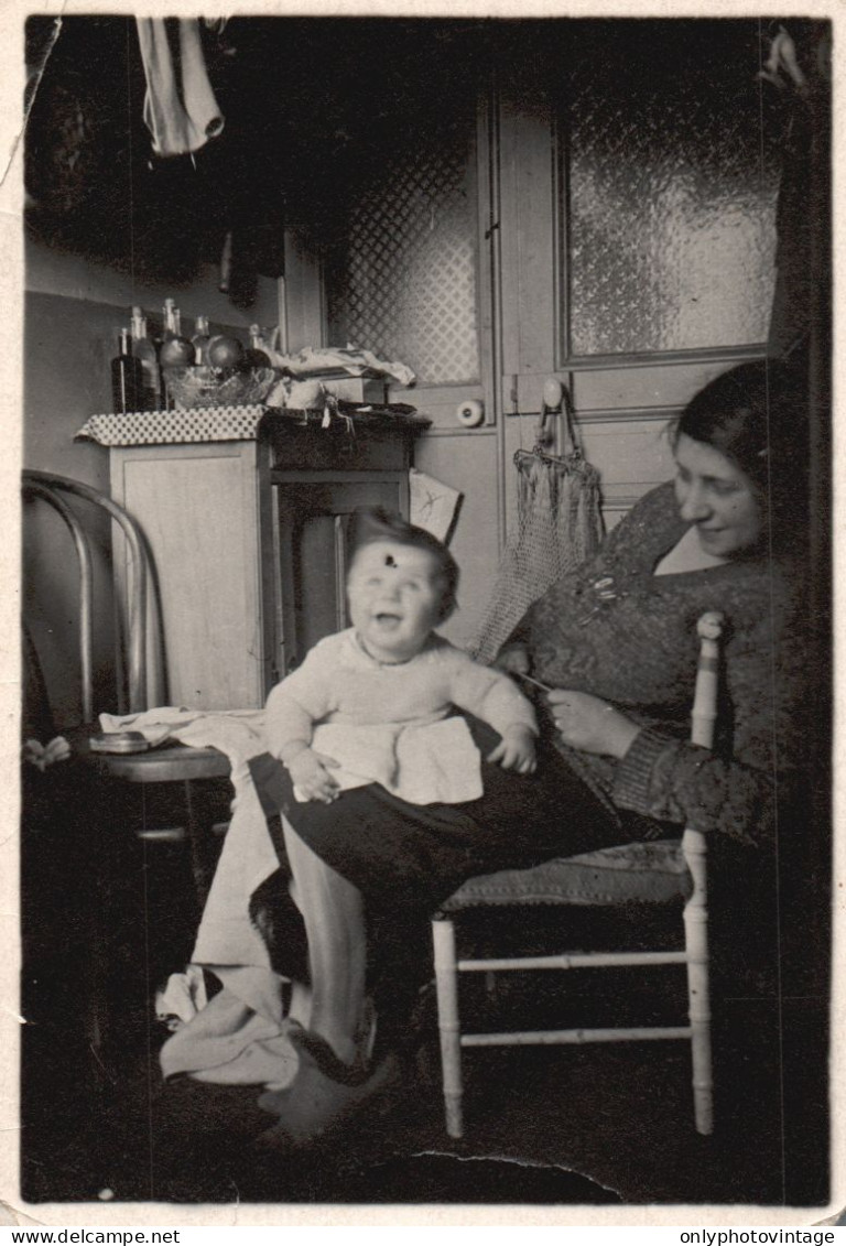 Francia 1928, Neonato Con La Mamma In Casa, Mobili, Foto, Vintage Photo - Plaatsen