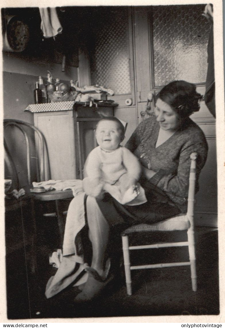 Francia 1928, Neonato Con La Mamma In Casa, Mobili, Foto, Vintage Photo - Plaatsen