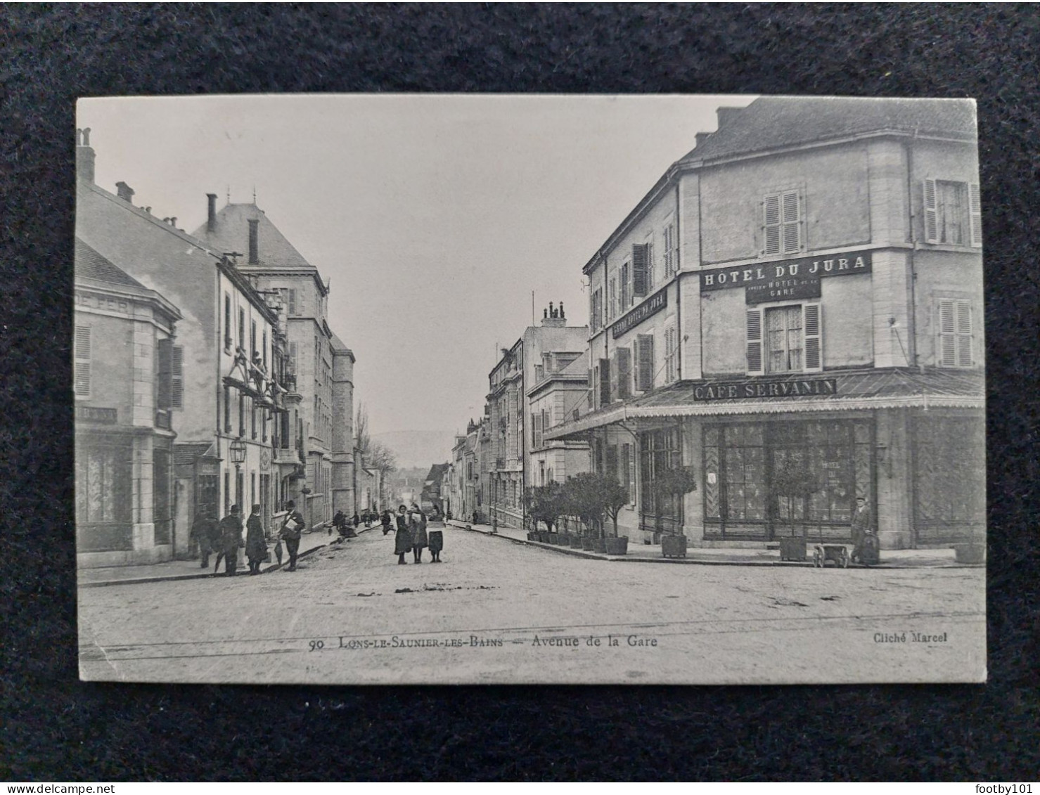 CPA  LONS Le SAUNIER  Avenue De La Gare  N° 90 - Lons Le Saunier