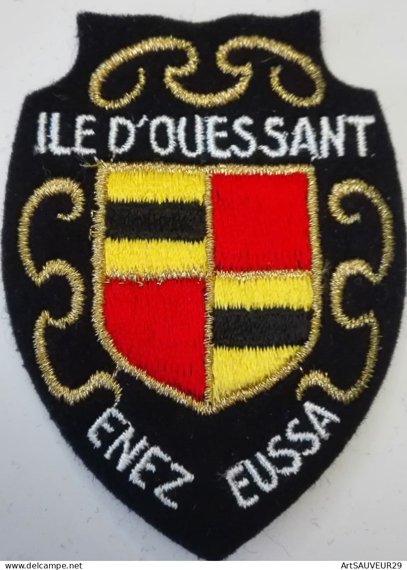 ECUSSON  BLASON TISSU ILE  D'OUESSANT FINISTERE  (29) - Blazoenen (textiel)
