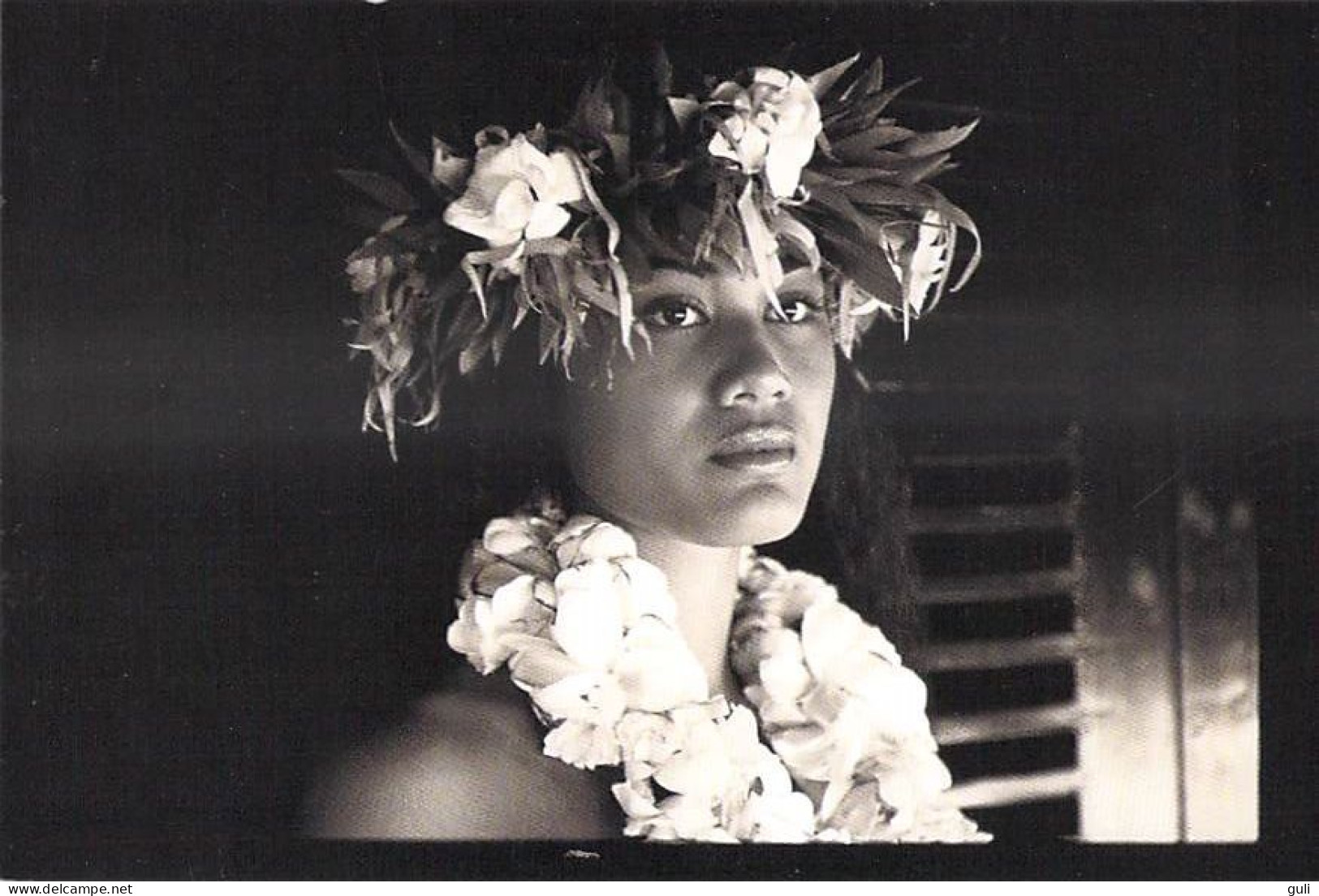 Polynésie Française- FEMMES POLYNESIENNES Polynesian Women (fleurs Vahiné) Te Hine Manea, D'après Photo Stember Tahiti - Polynésie Française