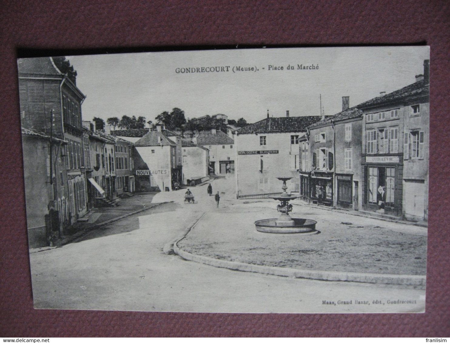 CPA 55 GONDRECOURT Place Du Marché COMMERCES Dont SUCCURSALE N° 101 ? 1er Plan à Droite 1916 - Gondrecourt Le Chateau