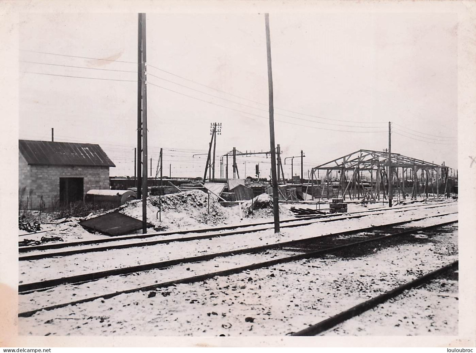 TOURS ATELIER DE SIMOTRA APRES BOMBARDEMENTS DE 1944 PHOTO 18X13 CM - Guerre, Militaire