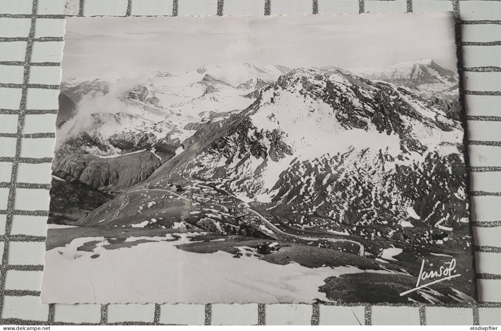 Le Col De L'iseran. La Plus Haute Route D'europe. Vue Générale Du Col Et Des Versants Maurienne Et Tarentaise - Autres & Non Classés