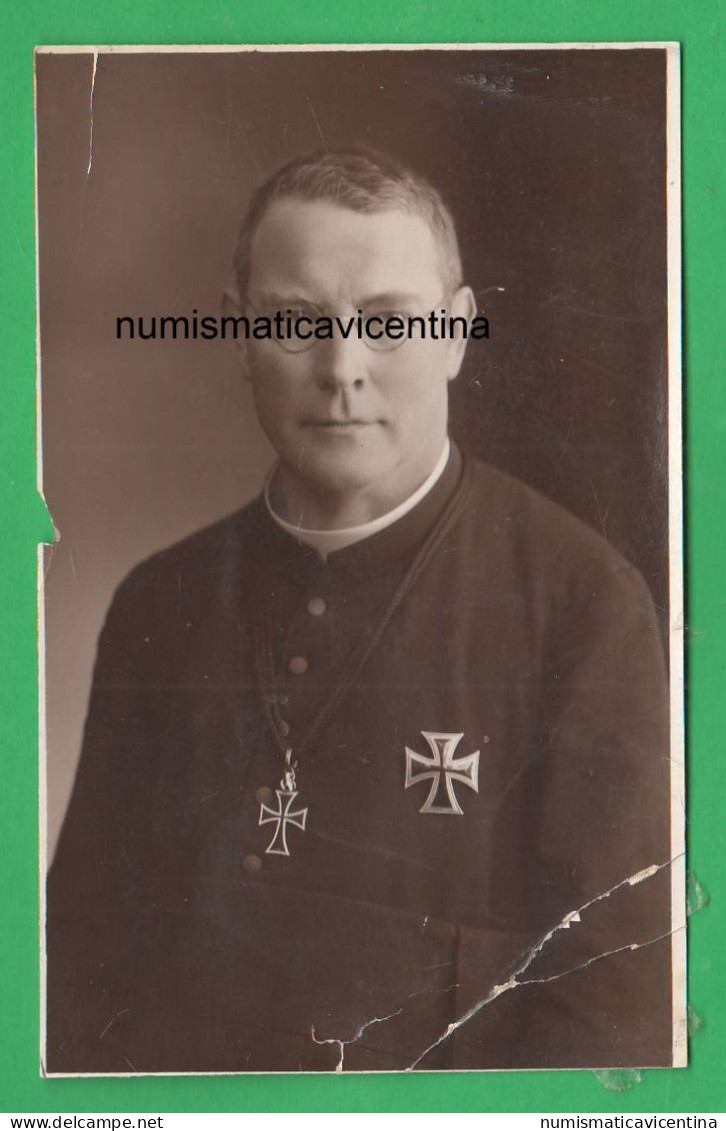 Prete Di Merano Foto 1933 Sacerdote E Croci Di Ferro  Decorazioni Meraner Priester Mit Orden Oder Eisernem Kreuz 1933 - Personas Anónimos