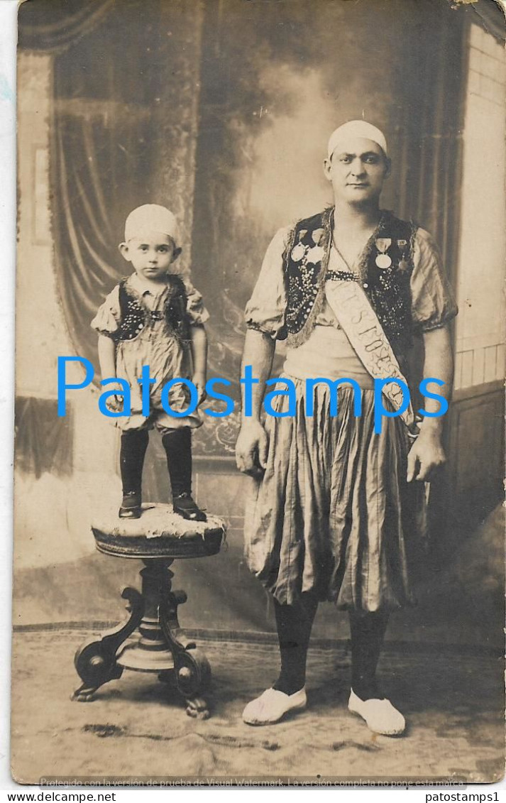 227944 REAL PHOTO COSTUMES CARNIVAL DISGUISE MAN & BOY RARE POSTAL POSTCARD - Photographie