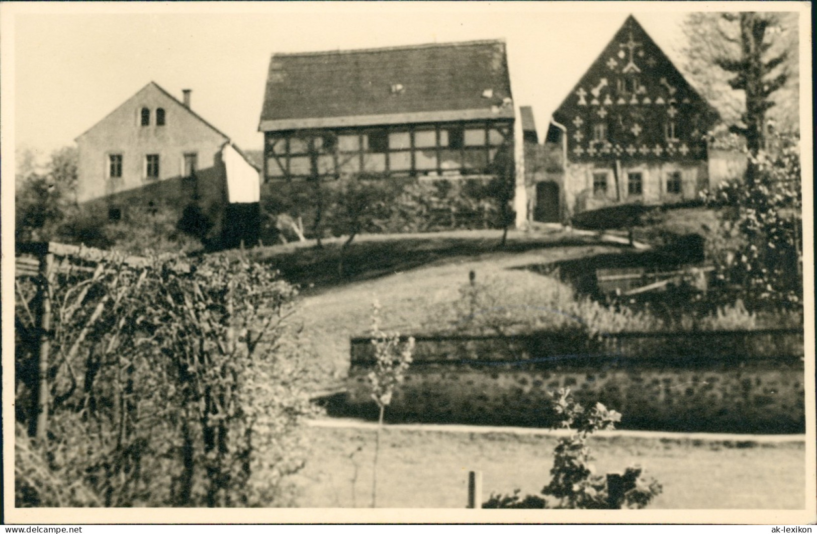 Foto  Dorfpartie Fachwerkhaus, Schieferfassade 1934 Privatfoto - A Identifier