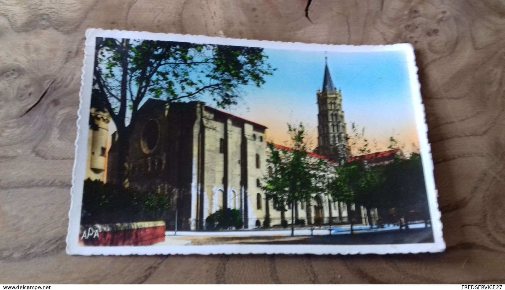 238/ TOULOUSE BASILIQUE ET PLACE SAINT SERNIN - Toulouse