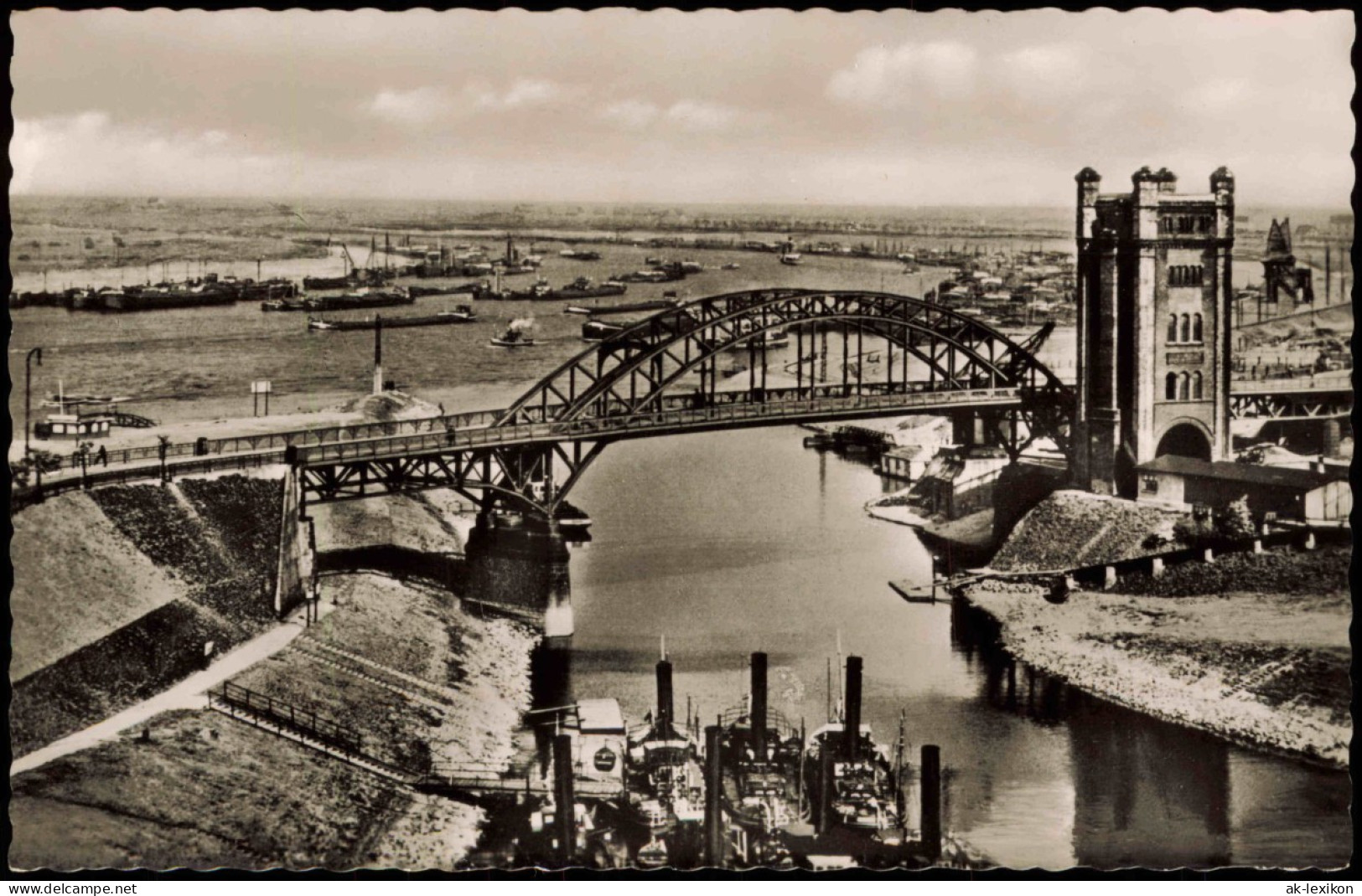 Ansichtskarte Ruhrort-Duisburg Ruhrorterhafen, Brücke - Dampfer 1957 - Duisburg