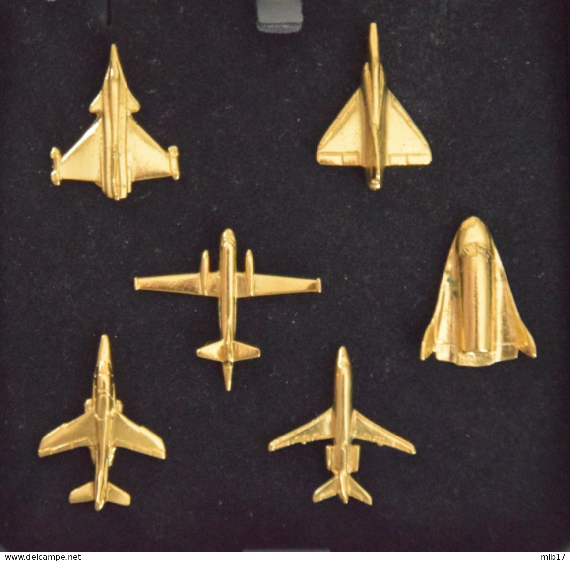 Pin's DASSAULT Aviation- Coffret 6 Pin's Doré à L'or Fin - édité Par PICHARD S.A. Fabricants Bijoutiers à SAUMUR - Spazio