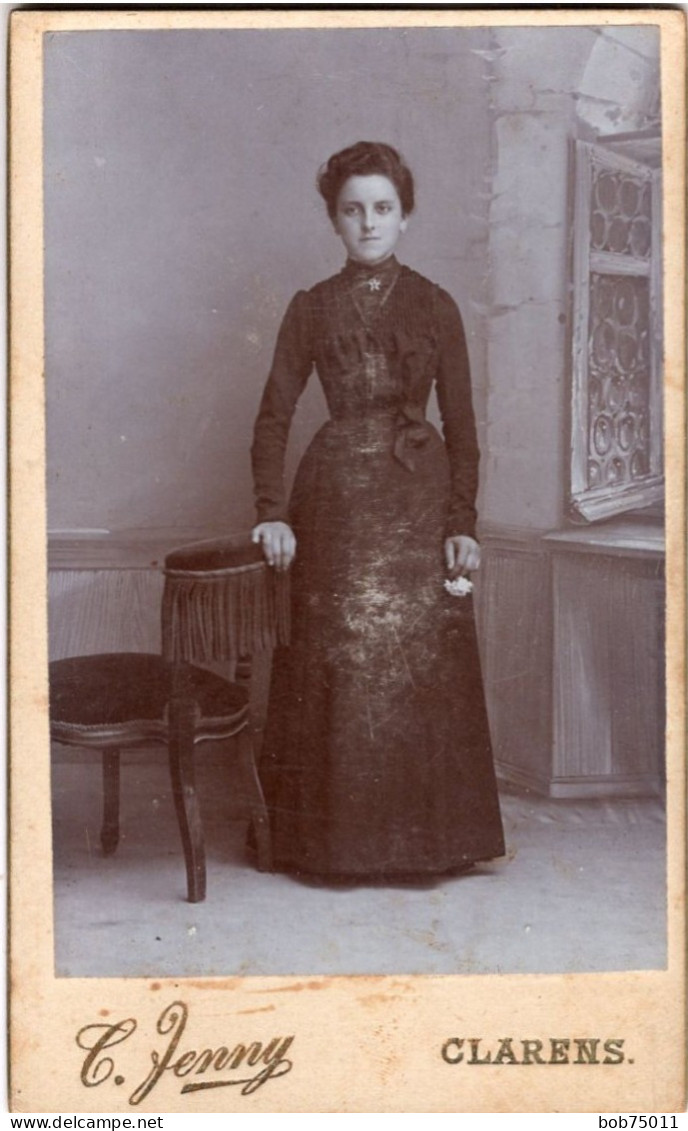 Photo CDV D'une Femme élégante Posant Dans Un Studio Photo A Clarens-Montreux Avant 1900 - Anciennes (Av. 1900)