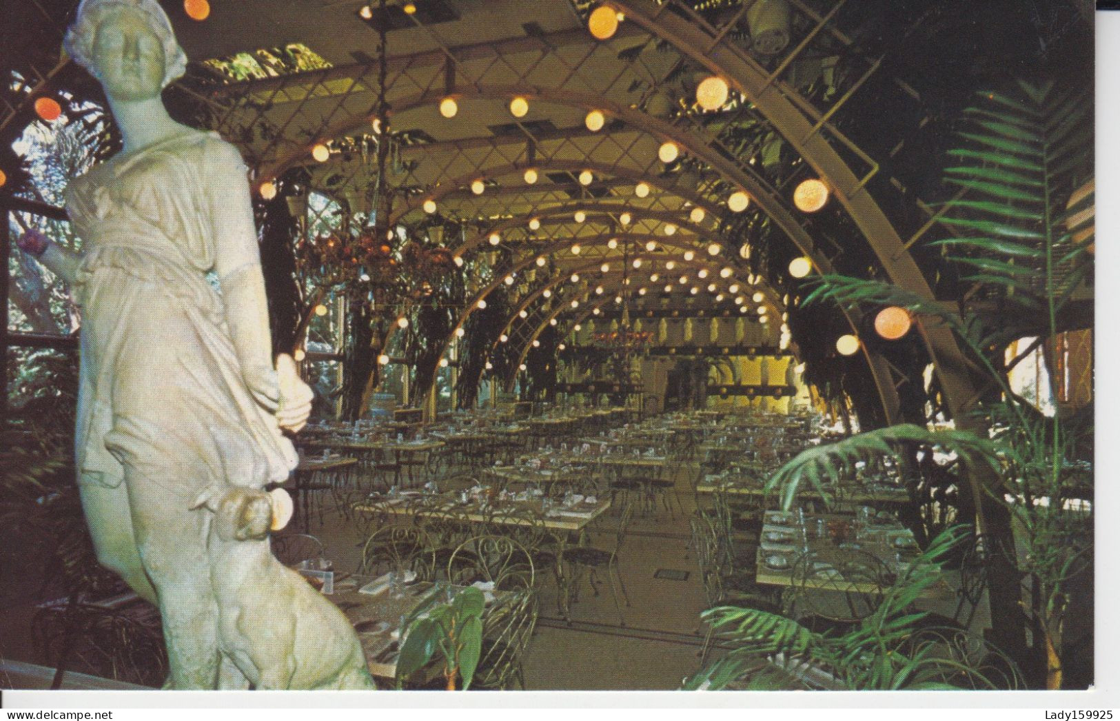 Kapok Tree Inn Clearwater  Floride USA  Magnificent Dining Room With An Arch-shaped Roof, Statue Lights 2 Sc - Clearwater