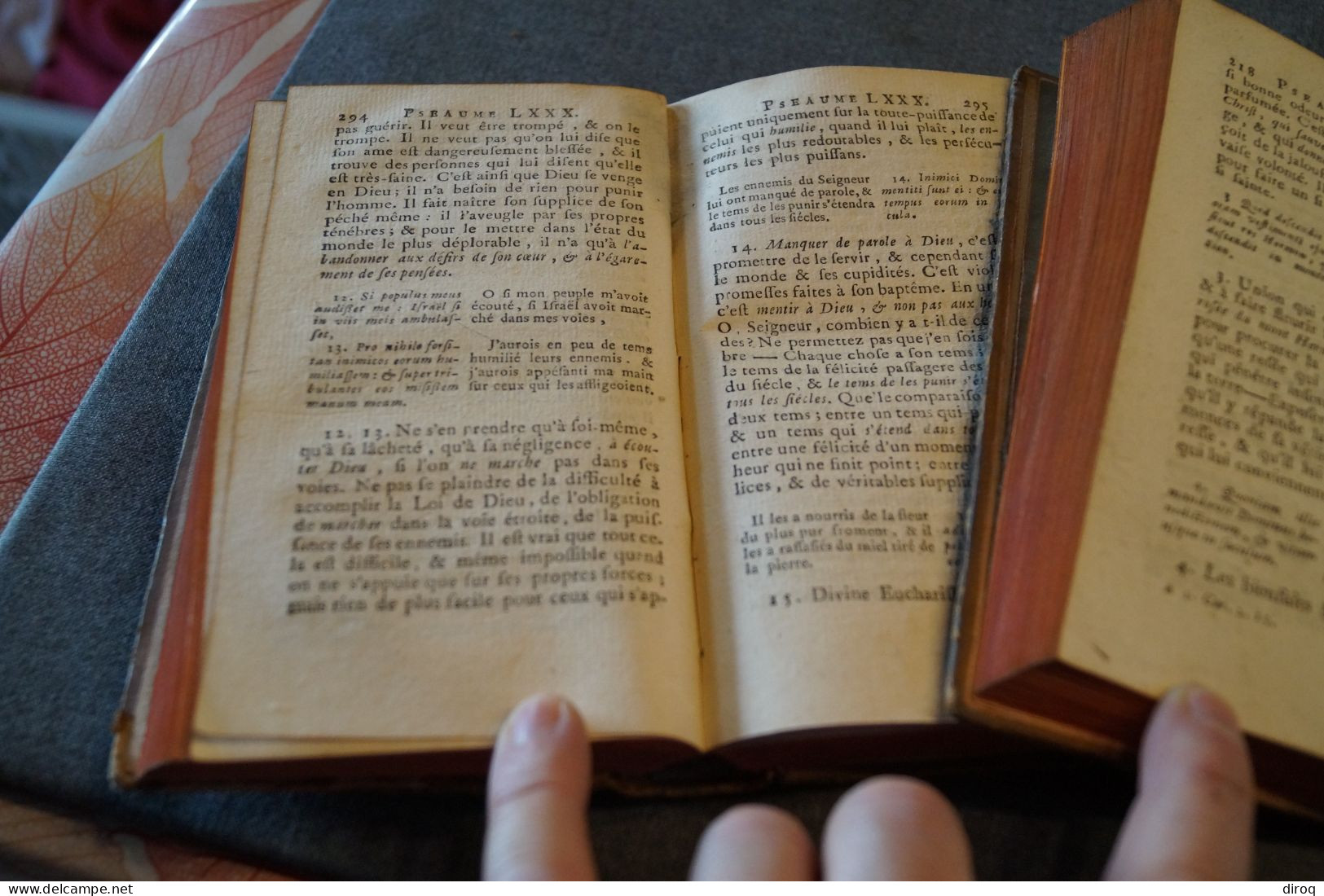 Les Psaumes de David,1700,complet en 3 tomes,vendu en l'état,550 pages-564 pages et 450 pages,17,5 Cm./10,5 Cm.