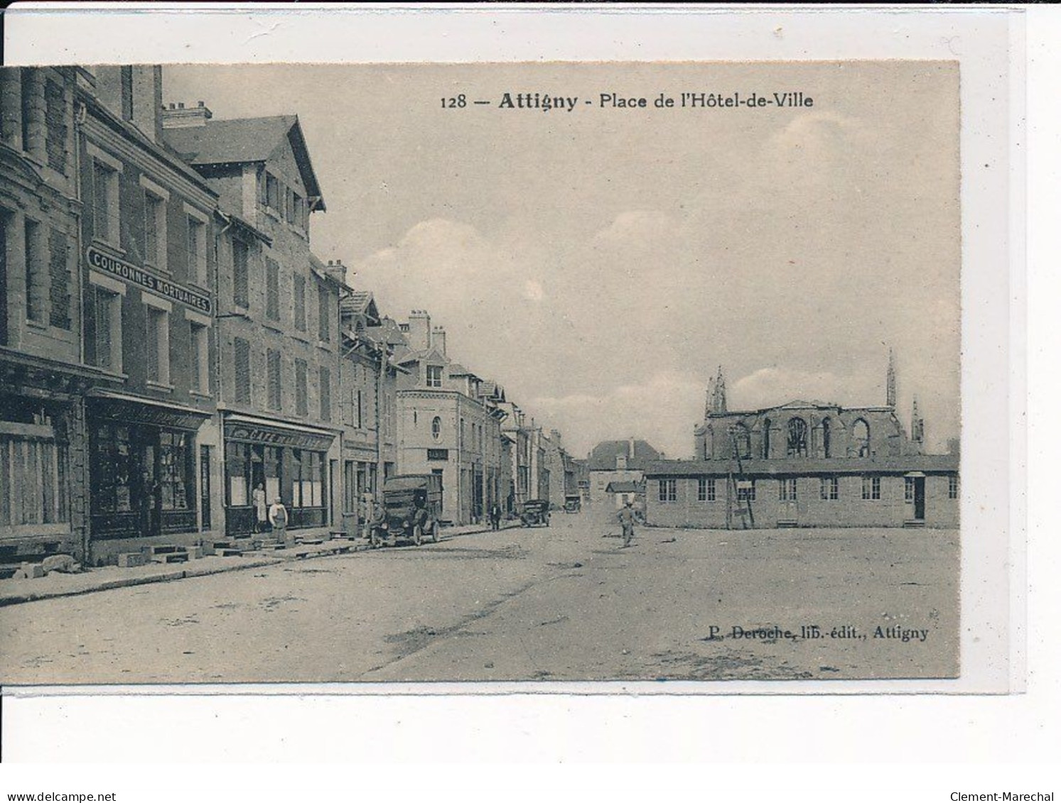 ATTIGNY : Place De L'Hôtel De Ville - Très Bon état - Attigny