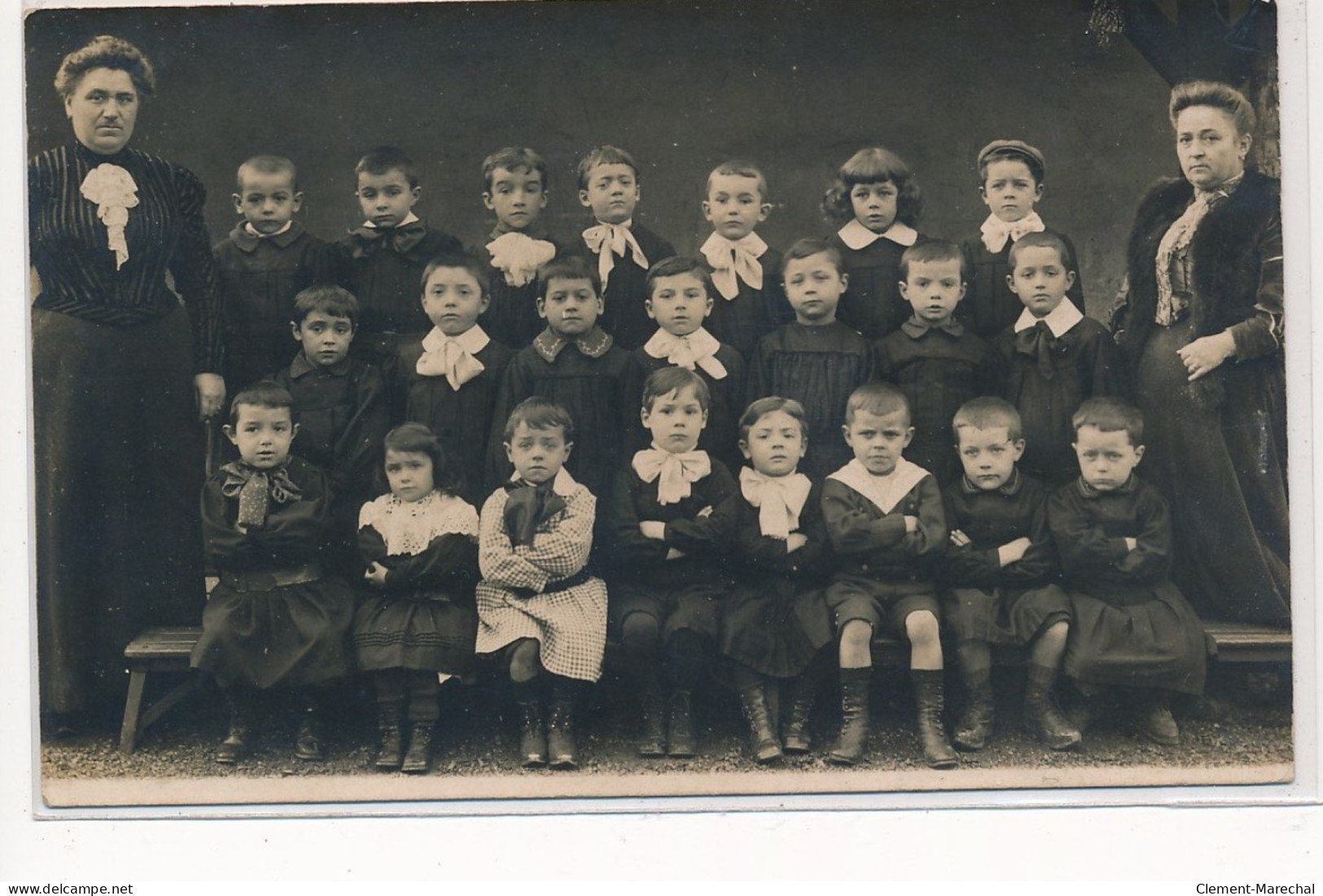 CARTE PHOTO A LOCALISER : Classe D'école - Tres Bon Etat - Foto's