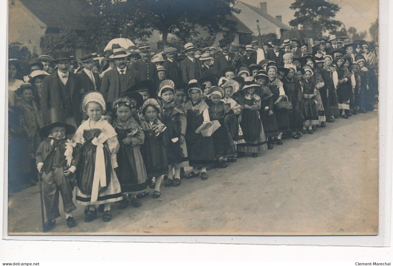 CARTE PHOTO A LOCALISER : Fete - Tres Bon Etat - Foto's