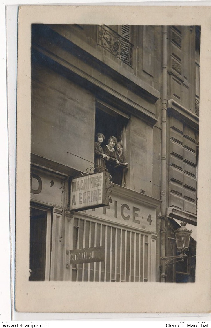 CARTE PHOTO A LOCALISER : Paris(?) Machines à écrire - Tres Bon Etat - Photos