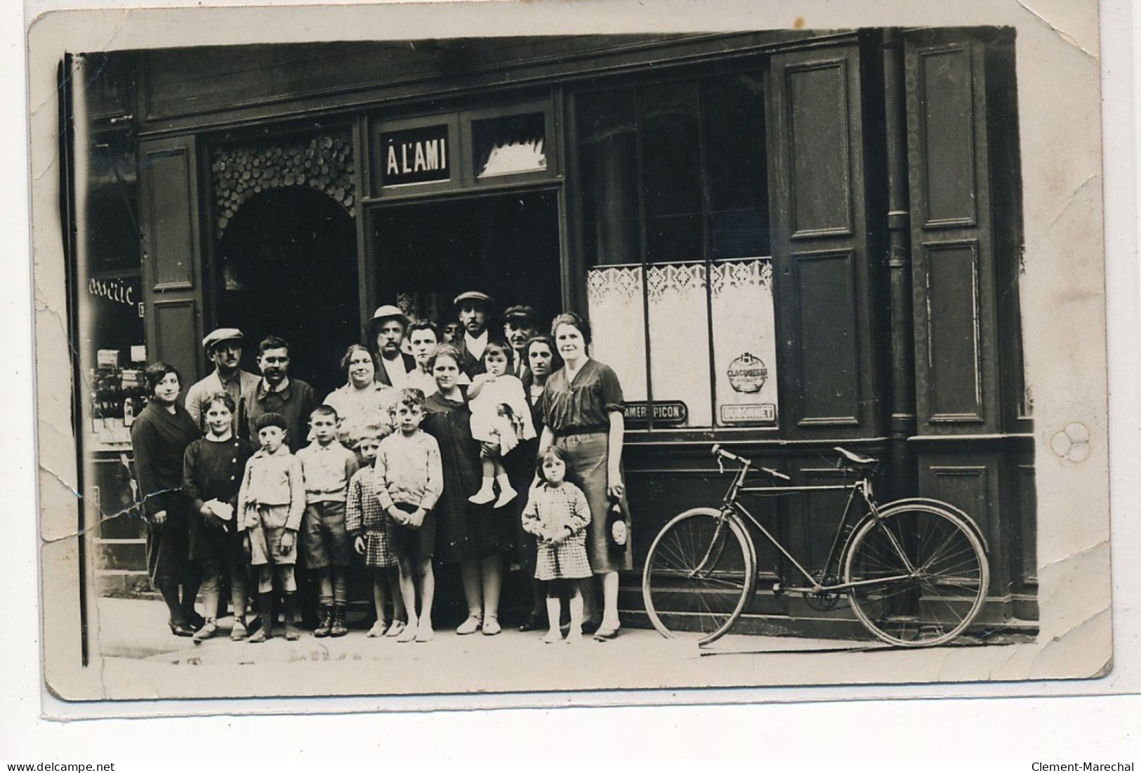 CARTE PHOTO A LOCALISER : Paris(?), Cafe "à L'ami", Velo - Etat - Foto