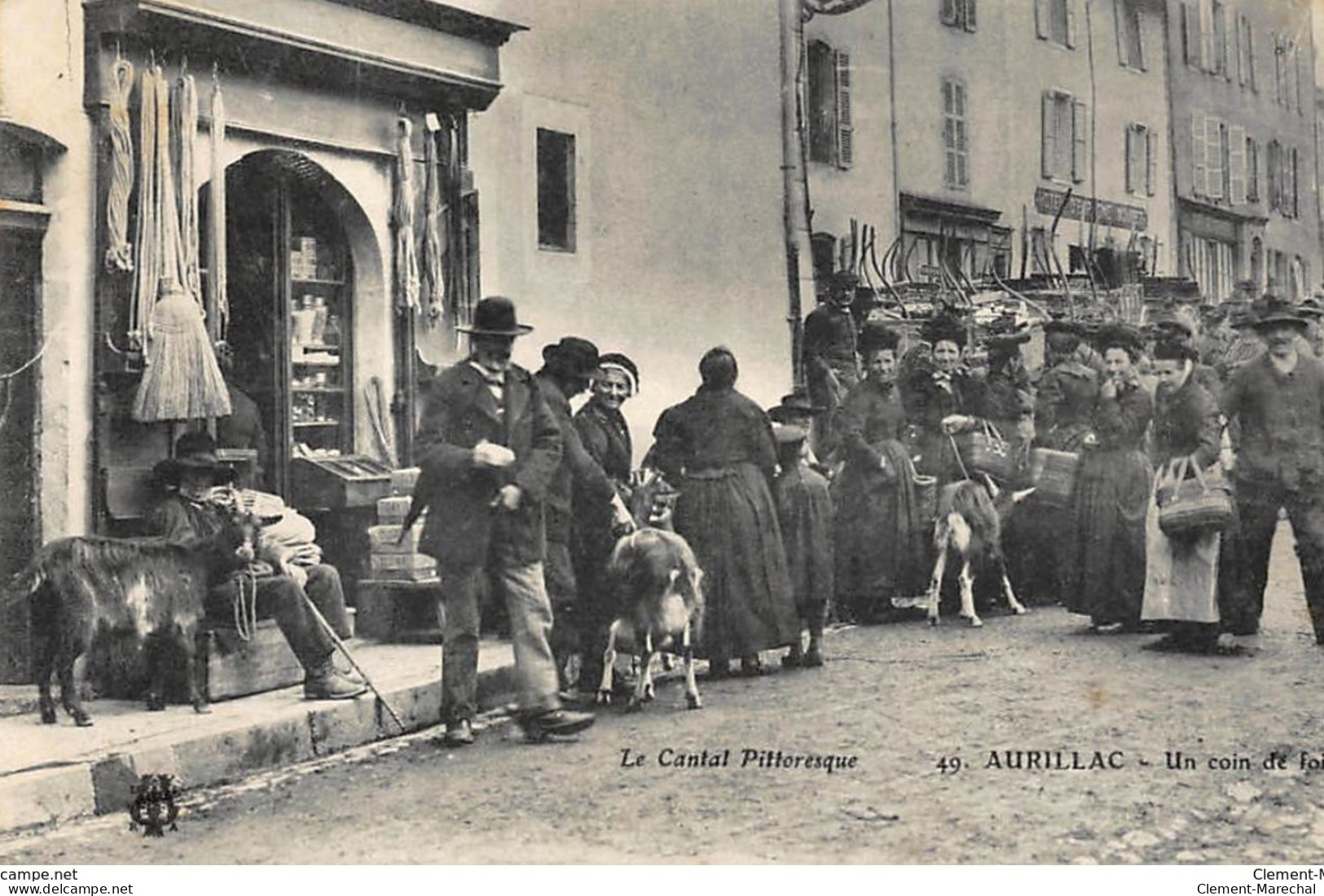 AURILLAC : Un Coin De Foire - Tres Bon Etat - Aurillac