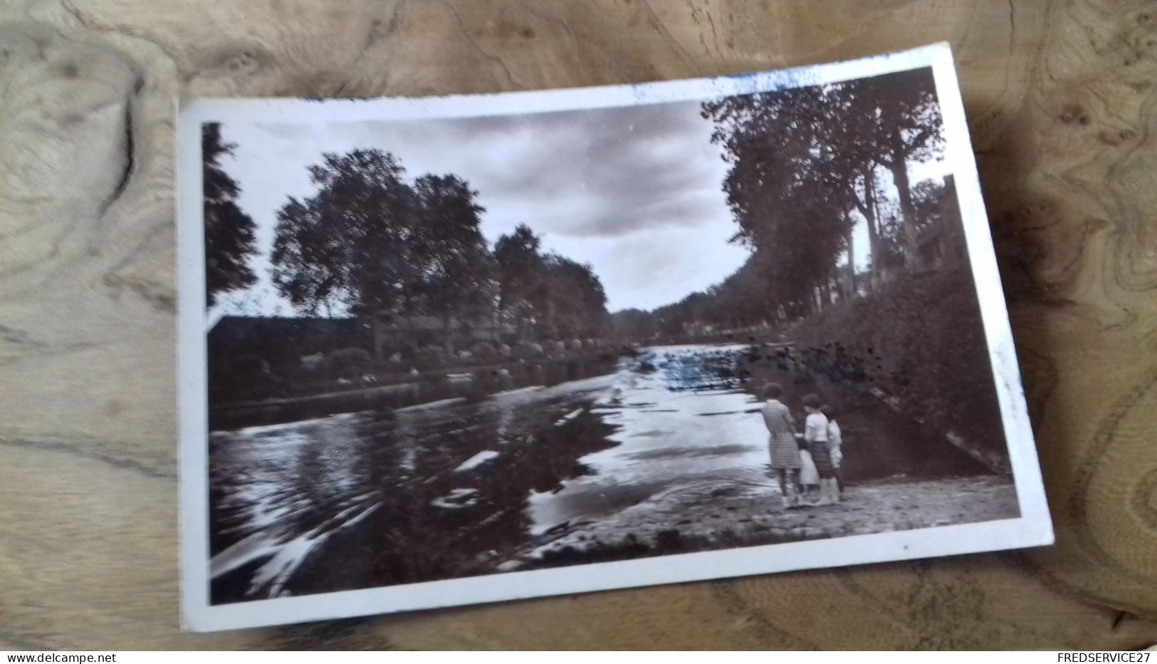 238/ MELUN CONTRE JOUR SUR LA SEINE - Melun