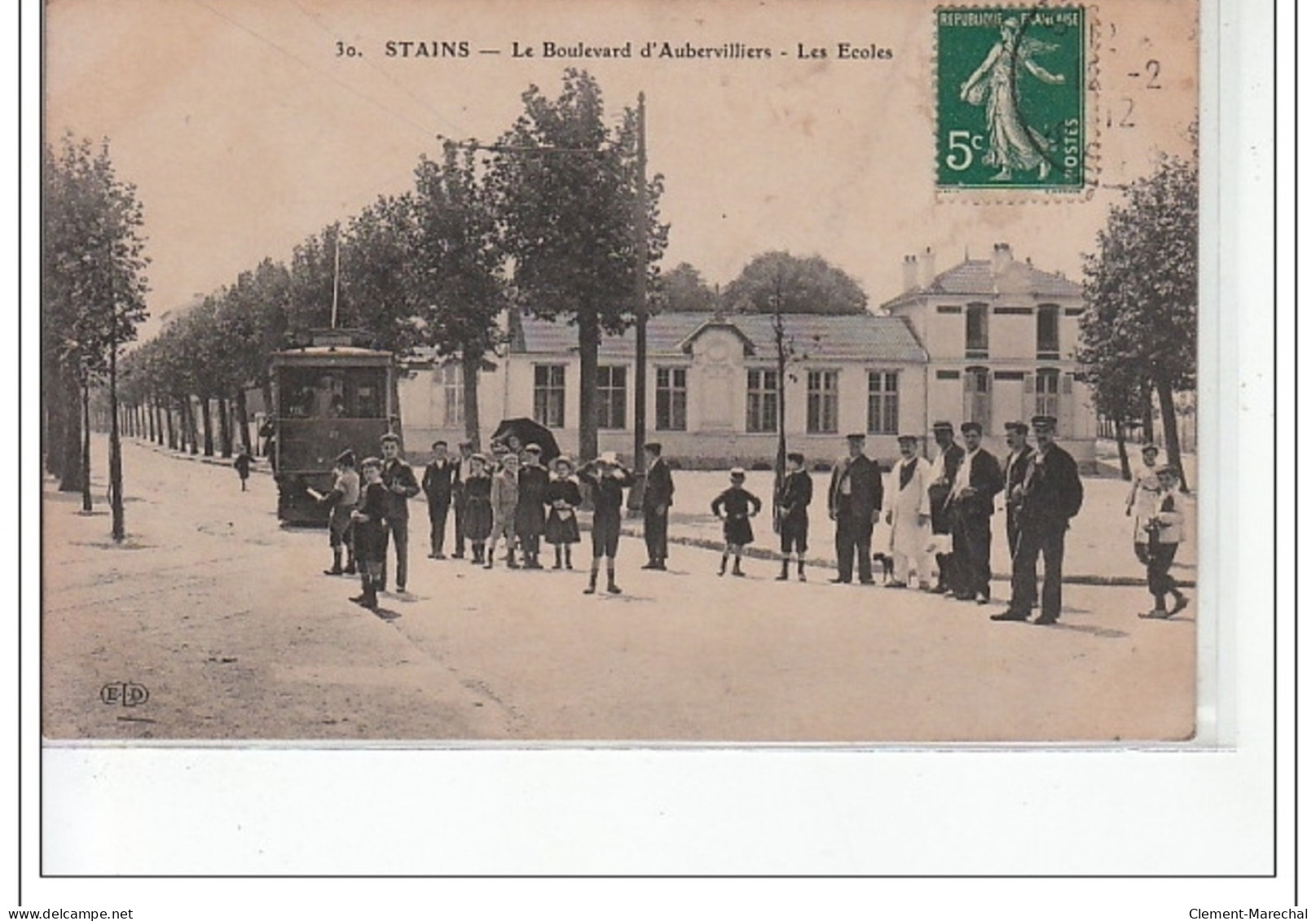 STAINS - Le Boulevard D'Aubervilliers - Les Ecoles - TRAMWAY - Très Bon état - Stains