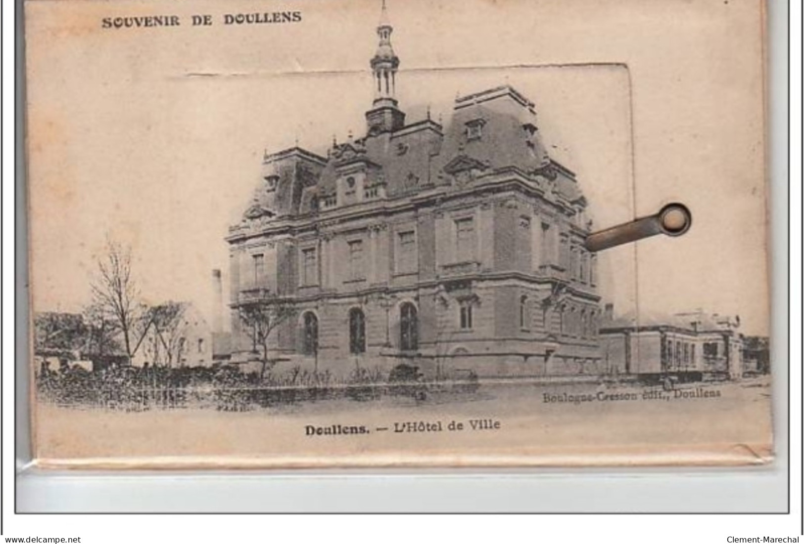 Souvenir De DOULLENS - L'Hôtel De Ville - Très Bon état - Doullens