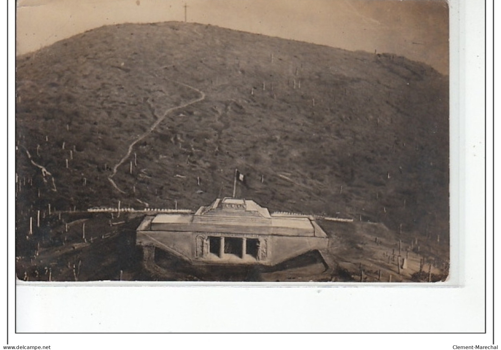 THANN - CARTE PHOTO - Monument Aux Morts - Très Bon état - Thann