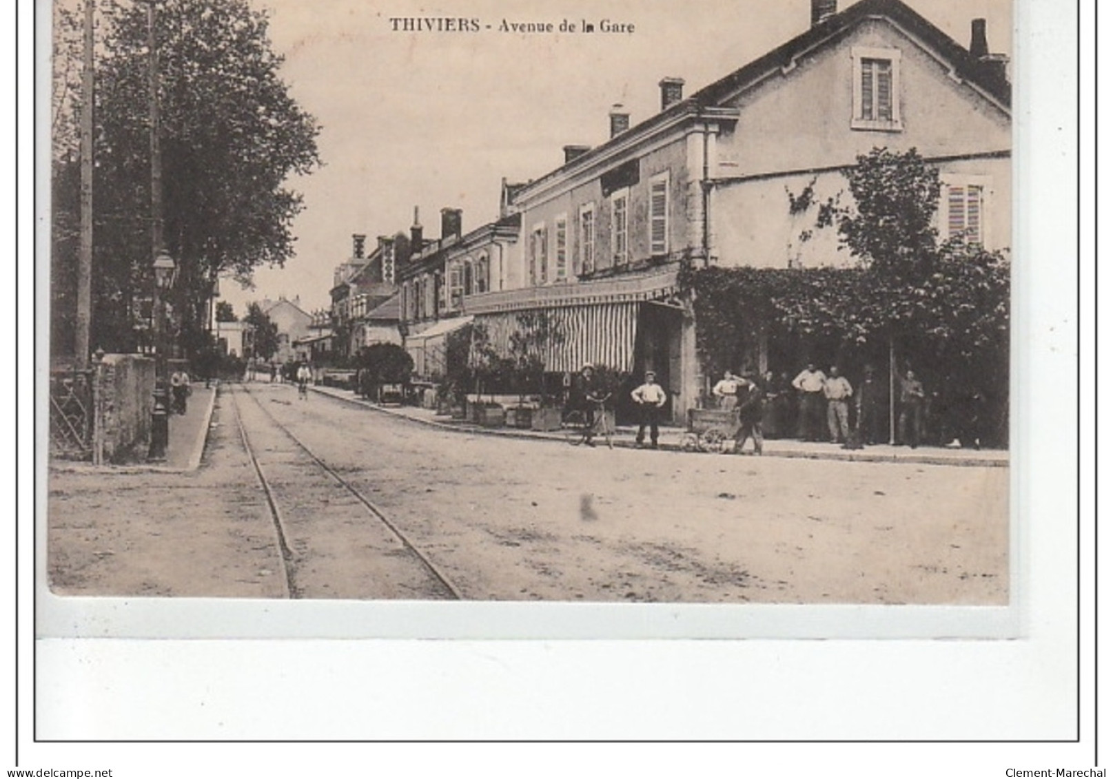 THIVIERS - Avenue De La Gare - Très Bon état - Thiviers