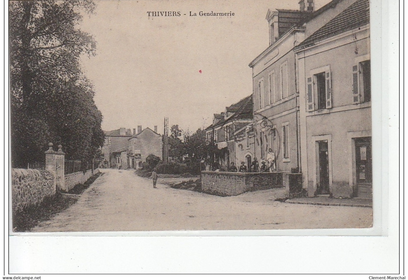 THIVIERS - La Gendarmerie - Très Bon état - Thiviers