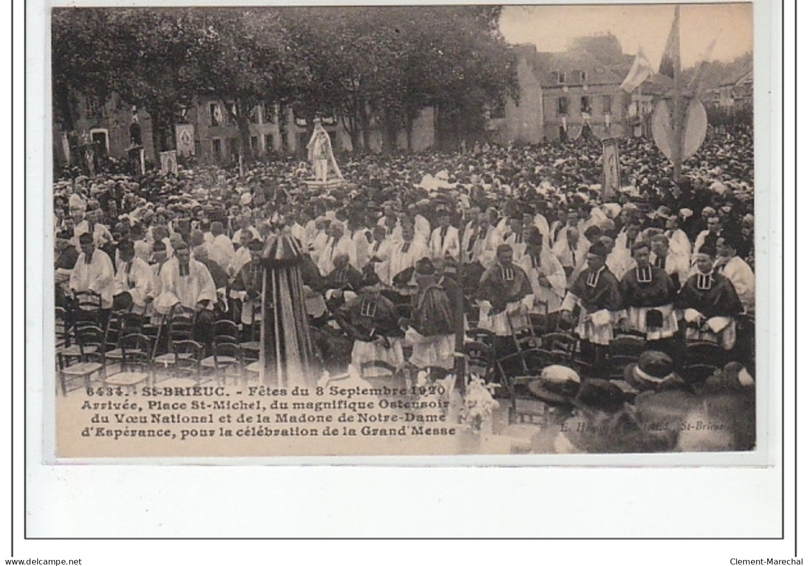 SAINT BRIEUC - Fêtes Du 8 Septembre 1920 - Arrivée Place St Michel De L'ostensoir - Très Bon éta - Saint-Brieuc