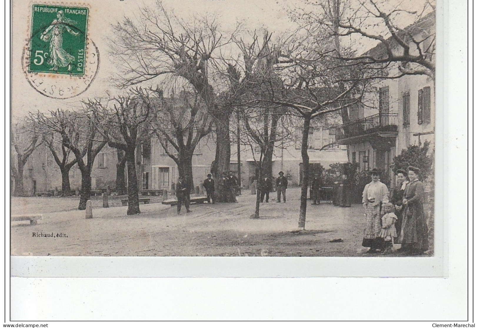 SAINT ETIENNE LES ORGUES - La Place Des Ormeaux - Très Bon état - Sonstige & Ohne Zuordnung