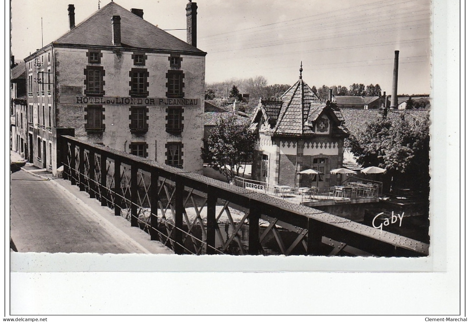 SAINT LAURENT SUR SEVRE - Hôtel Du Lion D'Or - Très Bon état - Sonstige & Ohne Zuordnung