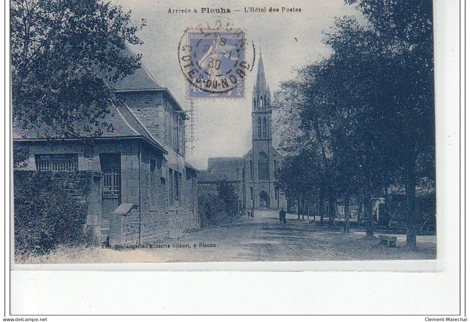 PLOUHA - Arrivée à Plouha - L'Hôtel Des Postes - Très Bon état - Plouha