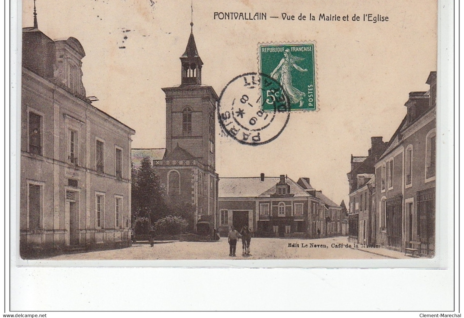 PONTVALLAIN - Vue De La Mairie Et De L'Eglise - Très Bon état - Pontvallain