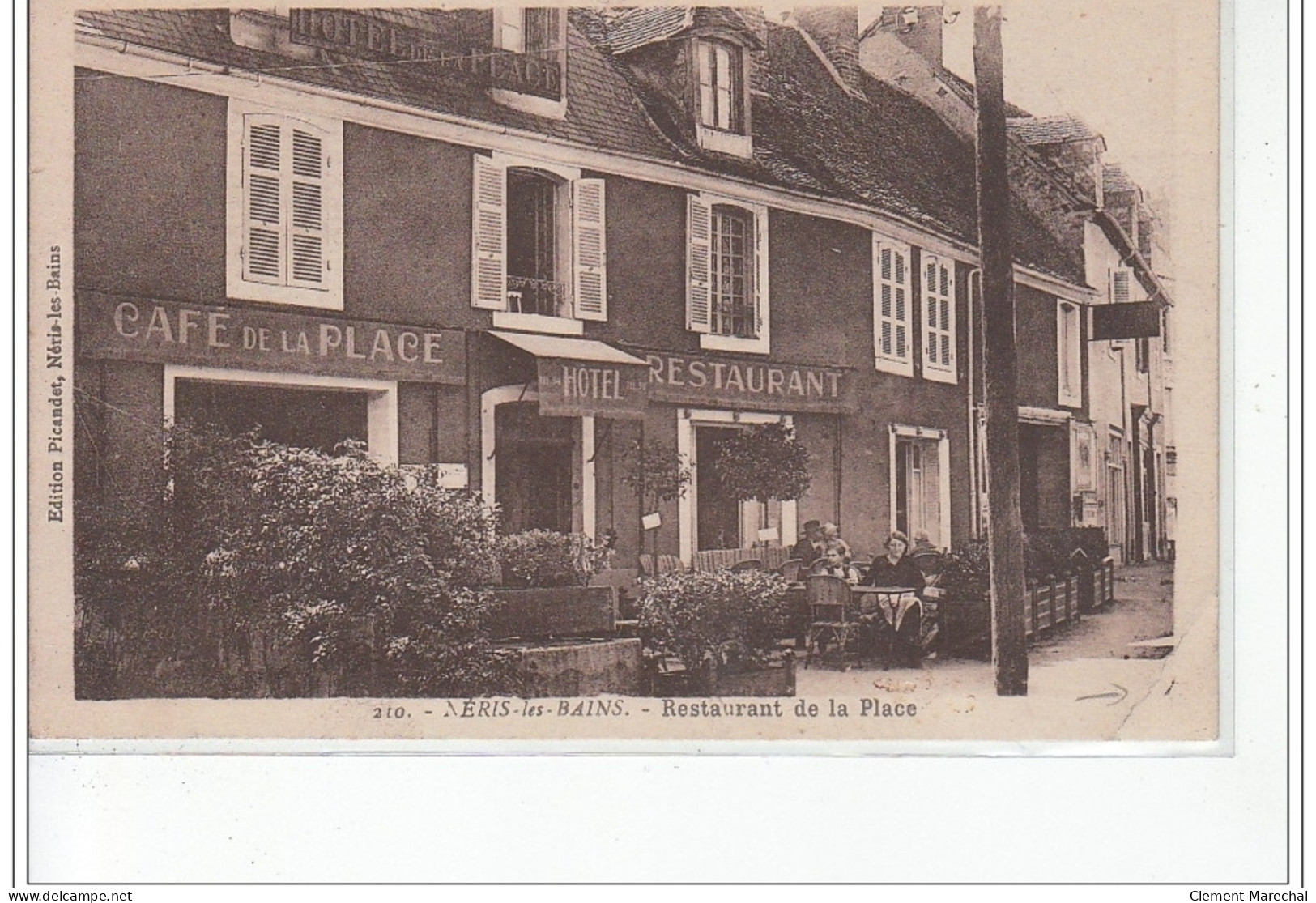 NERIS LES BAINS - Restaurant De La Place - Très Bon état - Neris Les Bains