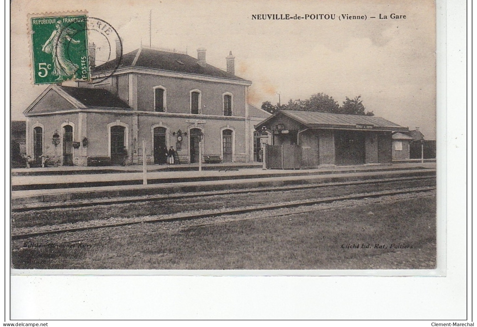 NEUVILLE DE POITOU - La Gare - Très Bon état - Mirebeau